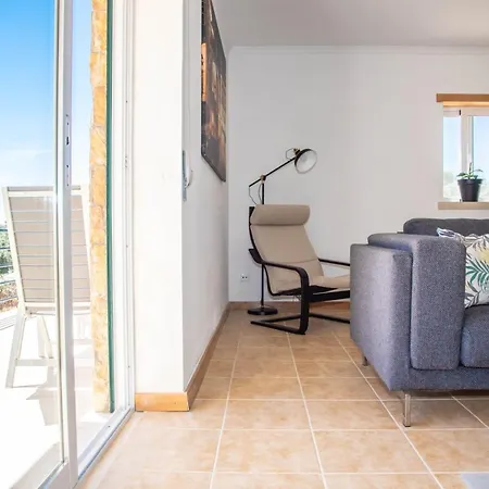 Casa Gemeos Tatil Evi Alcobaça