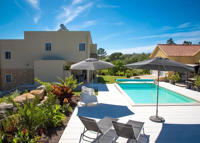 Casa Gemeos * Алкобаса