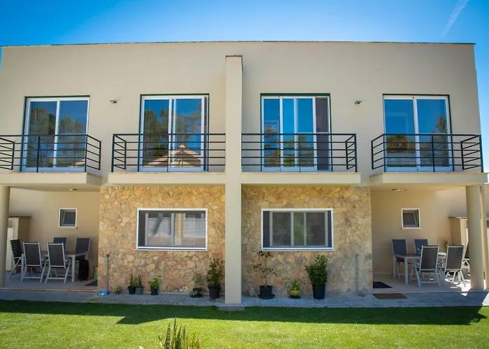 Дом отдыха Casa Gemeos Алкобаса