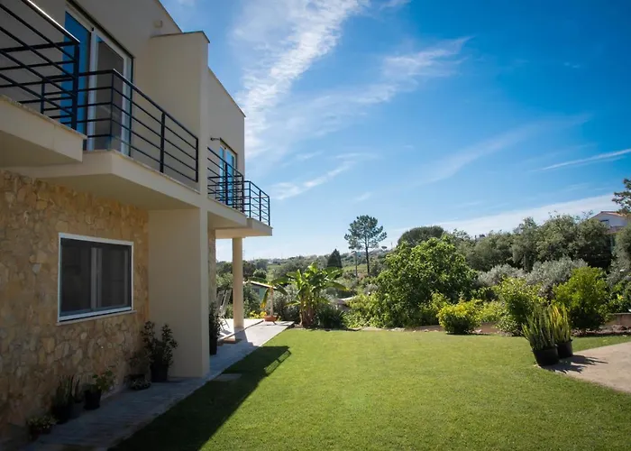 Casa Gemeos * Алкобаса