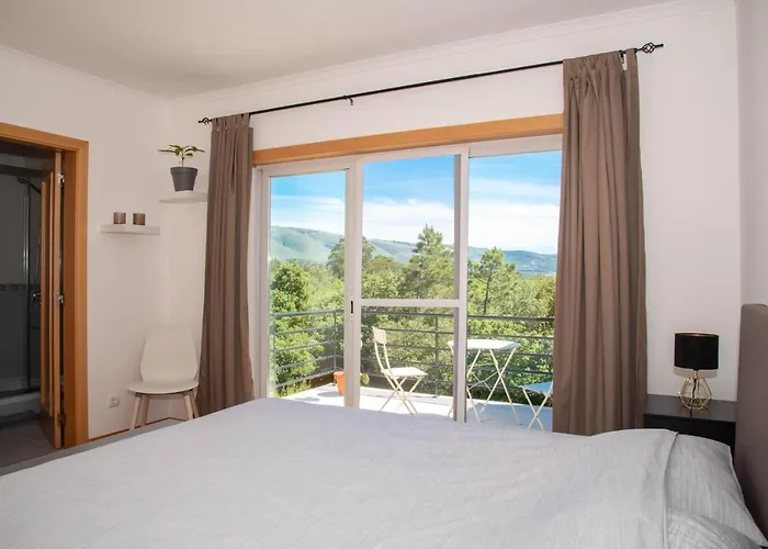 Дом отдыха Casa Gemeos Алкобаса