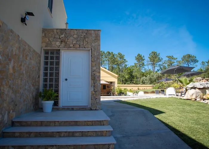 Дом отдыха Casa Gemeos Алкобаса