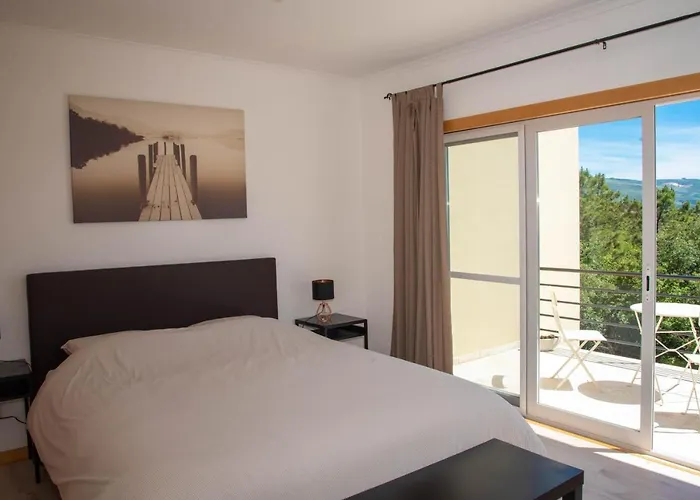 Casa Gemeos Алкобаса